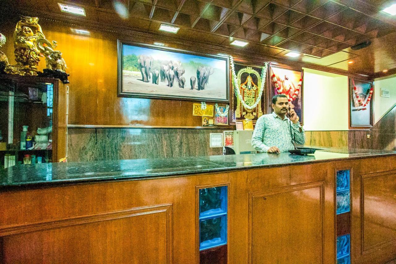 Priyanka Residency Hotel Bangalore Exterior foto