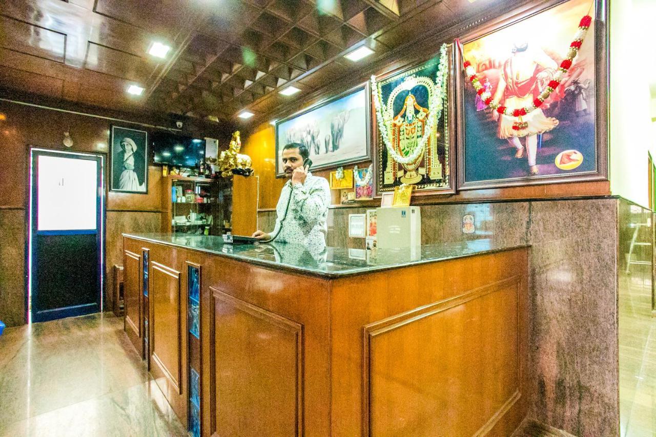 Priyanka Residency Hotel Bangalore Exterior foto